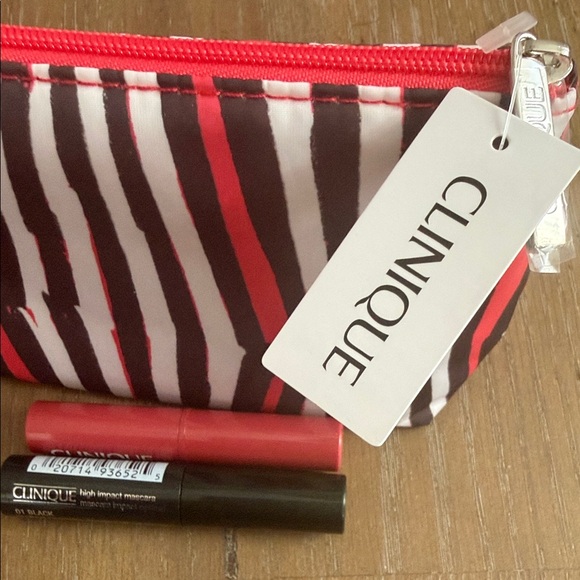 Clinique Cosmetic Bag with Travel Size Mascara and Lipstick - Picture 4 of 4
